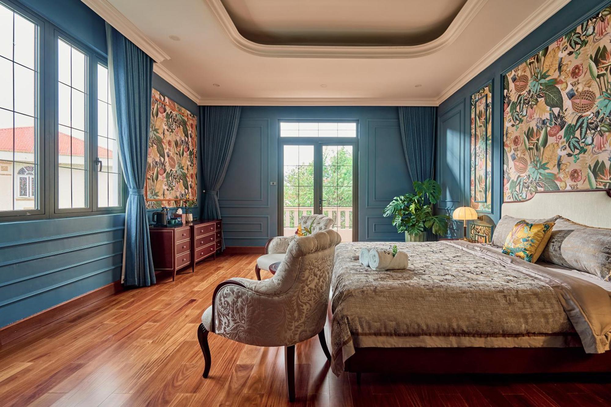 Queen Room Balcony